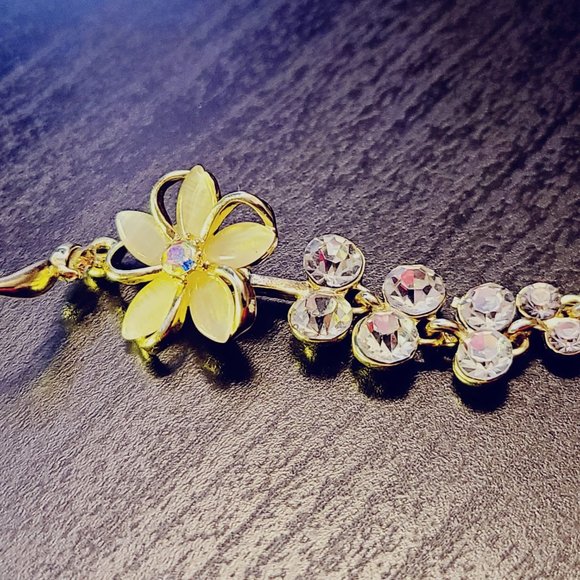 Brand New Exquisite Opal Dripping Flower Earrings - Picture 7 of 8